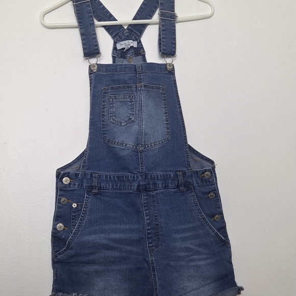 Love Tree Denim Overall Shorts Shortalls Raw Hem Cuff Shorts Women’s Size Large - Picture 3 of 14